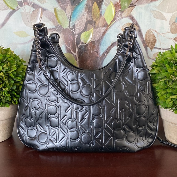 CALVIN KLEIN🖤CLASSIC BLACK🖤LOGO EMBOSSED MEDIUM HOBO SHOULDER BAG 🌟LIKE NEW🌟 - Picture 6 of 16